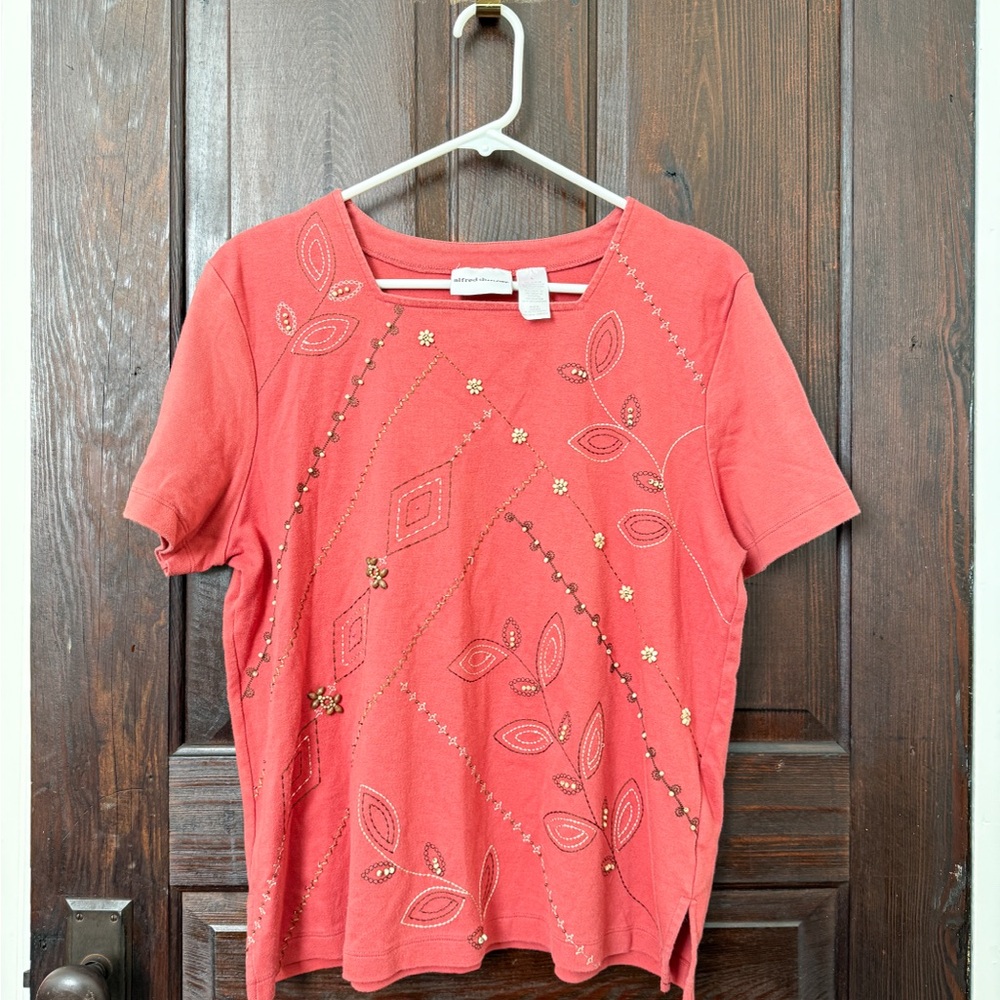 Vintage Alfred Dunner Coral Embroidered Short Sleeve Top